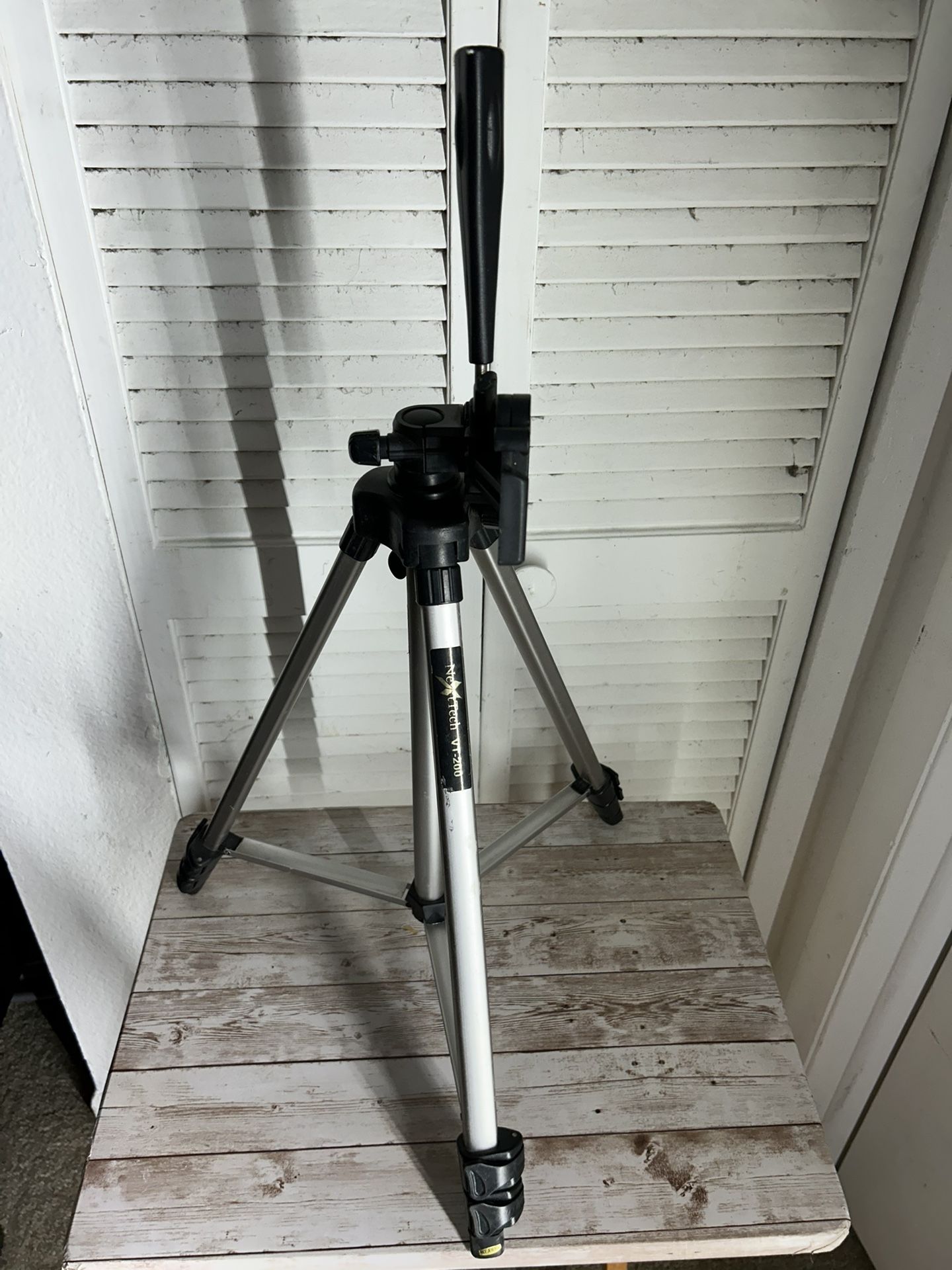 NextTech VT-200 Tripod System
