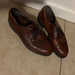Men’s Shoes 9 1/2 Leather Dress Shoes