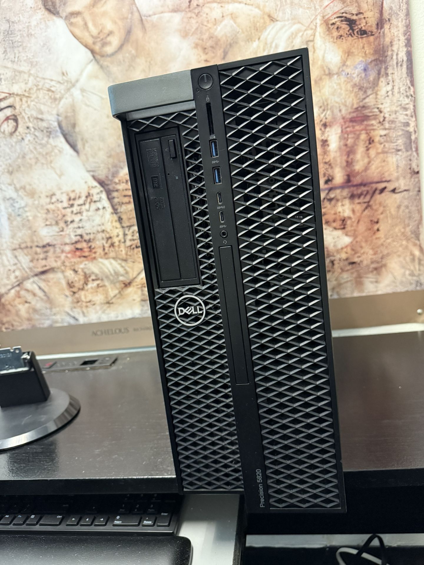 DELL Precisión T5820 Workstation Desktop