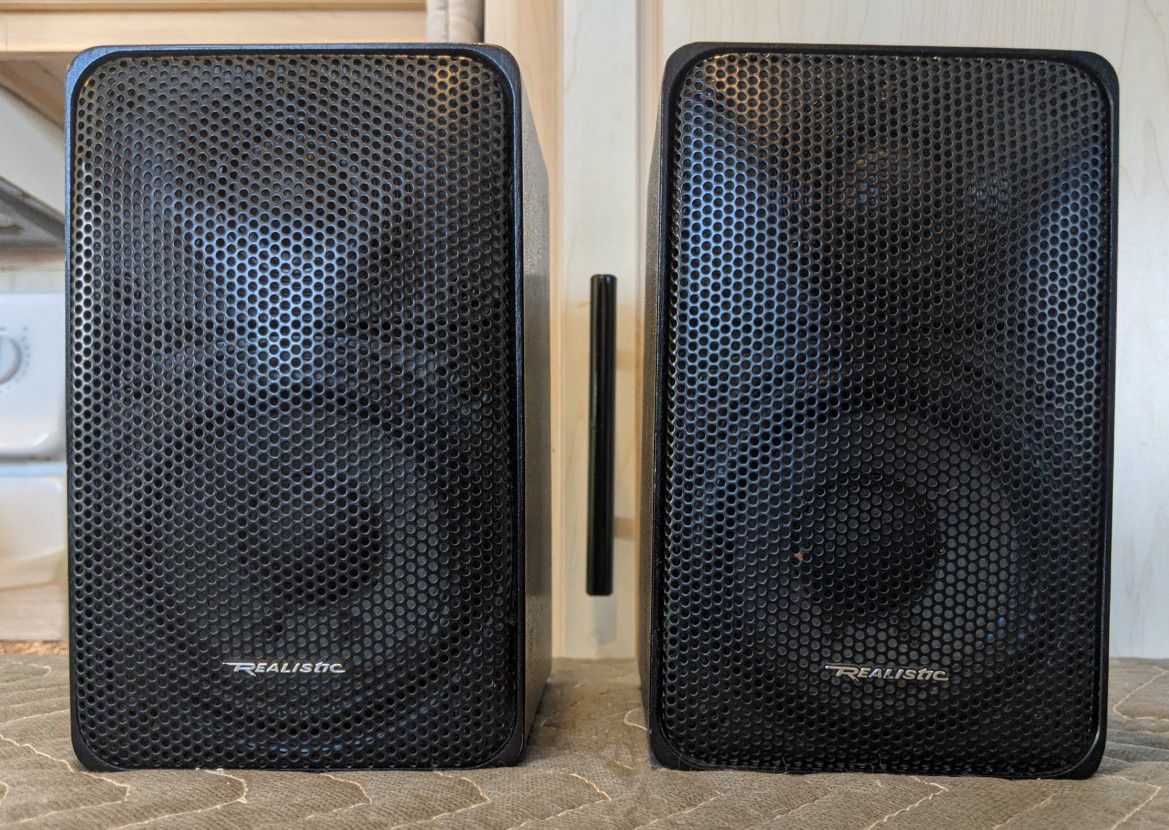 Vintage Realistic Minimus 7 Speakers 