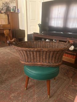 Ooo la la; Vintage Faithful Reproduction of an Antique French Boulangerie Basket: