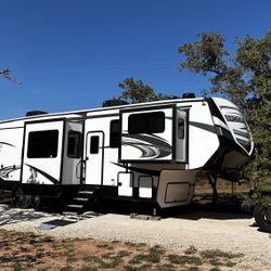 Brand New 2021 Brookstone Coachman