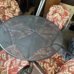 Round Metal Table With 4 Cushions And Chair 