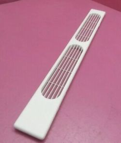 Frigidaire Refrigerator Kick Plate White Light Wear Part # 240368301
