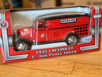 1935 Chevrolet 1.5 Ton Panel Truck Die-Cast Model