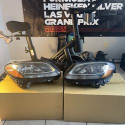 2015-2018 Mercedes Benz C300 HID Headlights (Pair) Left And Right