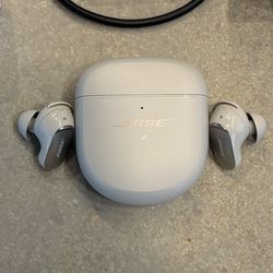 Bose Quitecomfort Ultra Bluetooth Earbuds First Gen