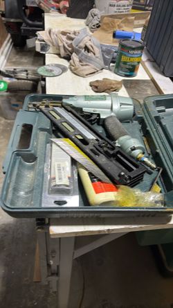 Finish nailer