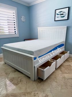 Full Solid Wood Bed With 3 Drawers And Memory Foam Mattress $720