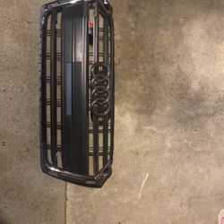 Audi S5 B9 Oem Grill.