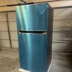 New Frigidaire 30 in. 18.3 cu. ft. Garage Ready Top Freezer Refrigerator in Stainless Steel