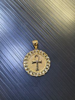 10k Pendant 