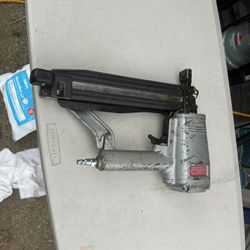 Senco SNS40 pneumatic stapler