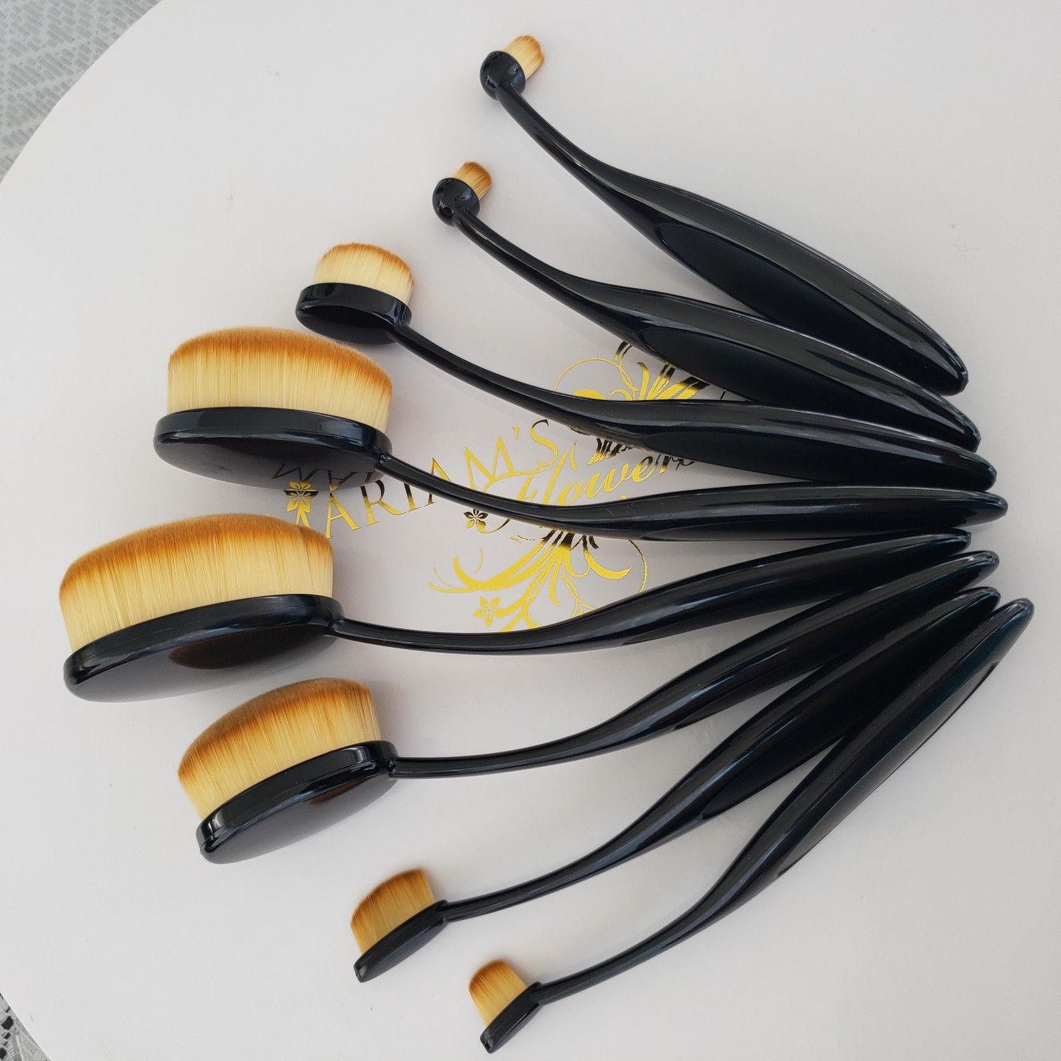 8pcs oval makeup brush set. Reduce price