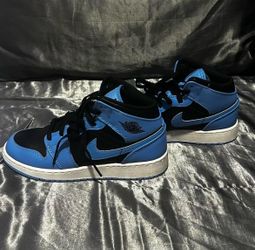 Jordan 1 mid university blue