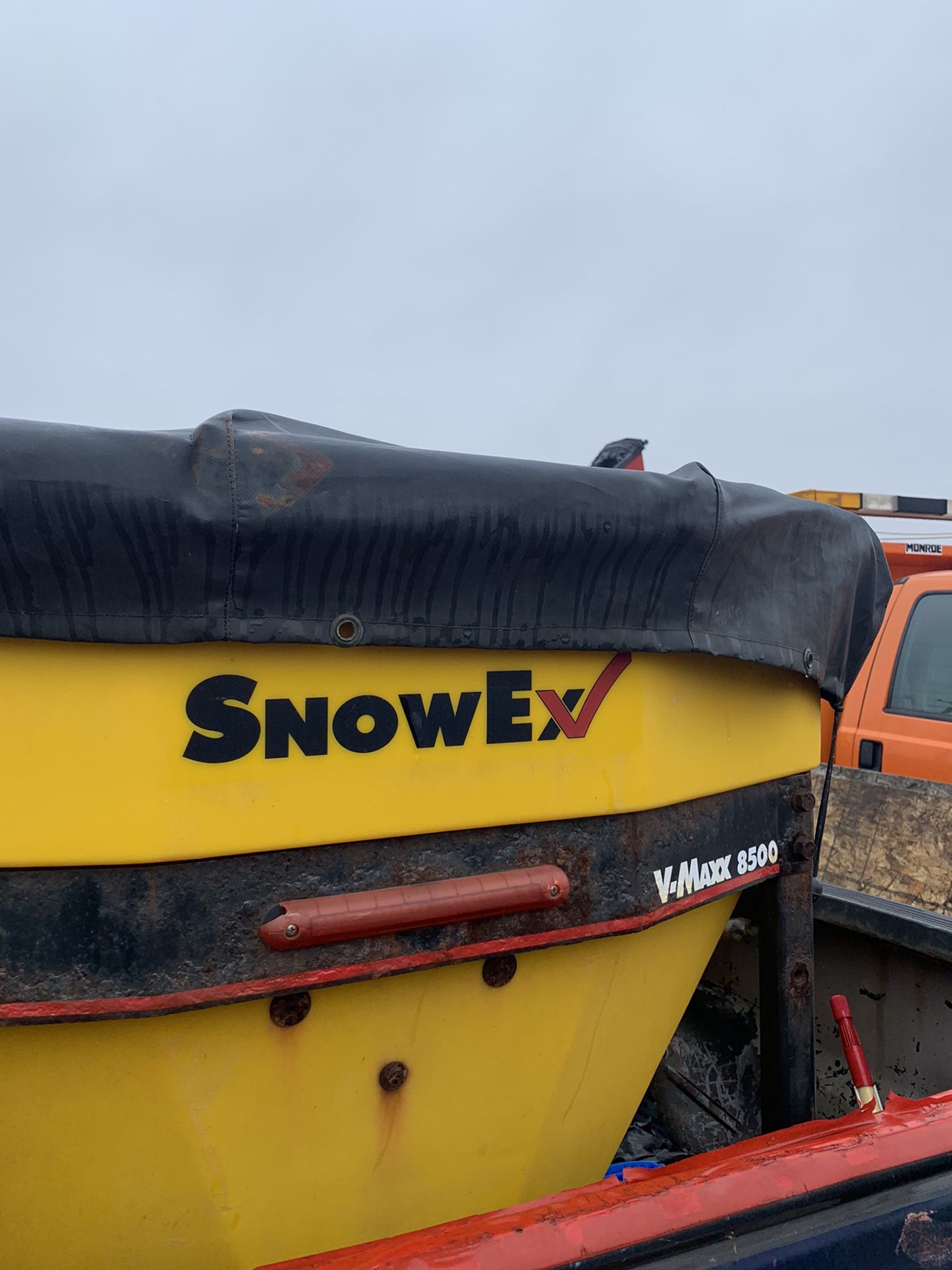 Snowex SP-8500 v-box salt spreader