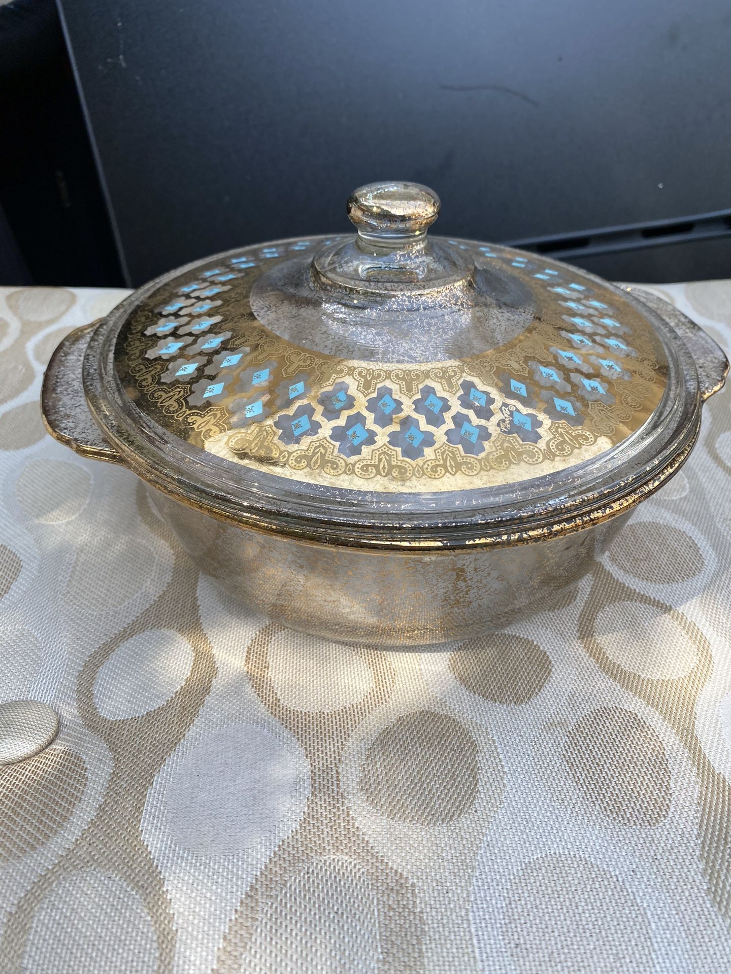 Beautiful Decretive Bowl With Lid