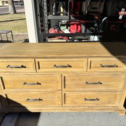 Light Wood 7-drawer Dresser
