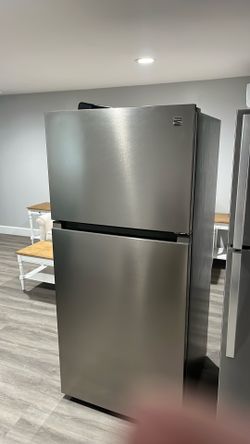 Kenmore Stainless Steel Refrigerator – Clean & Works Perfectly
