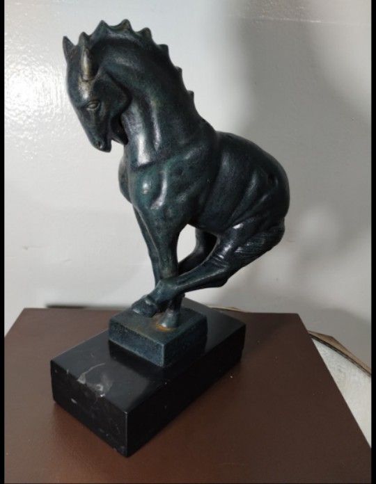 VINTAGE FULL GALLOP SCULPTURE 11"×6"