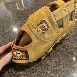 Easton Ex-130 Right Handers Glove New Condition Large Glove Needs Broken In