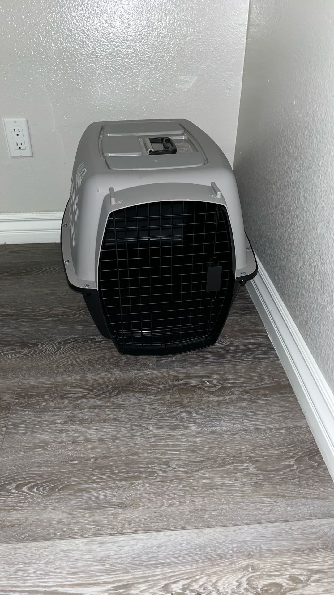 Dog crate