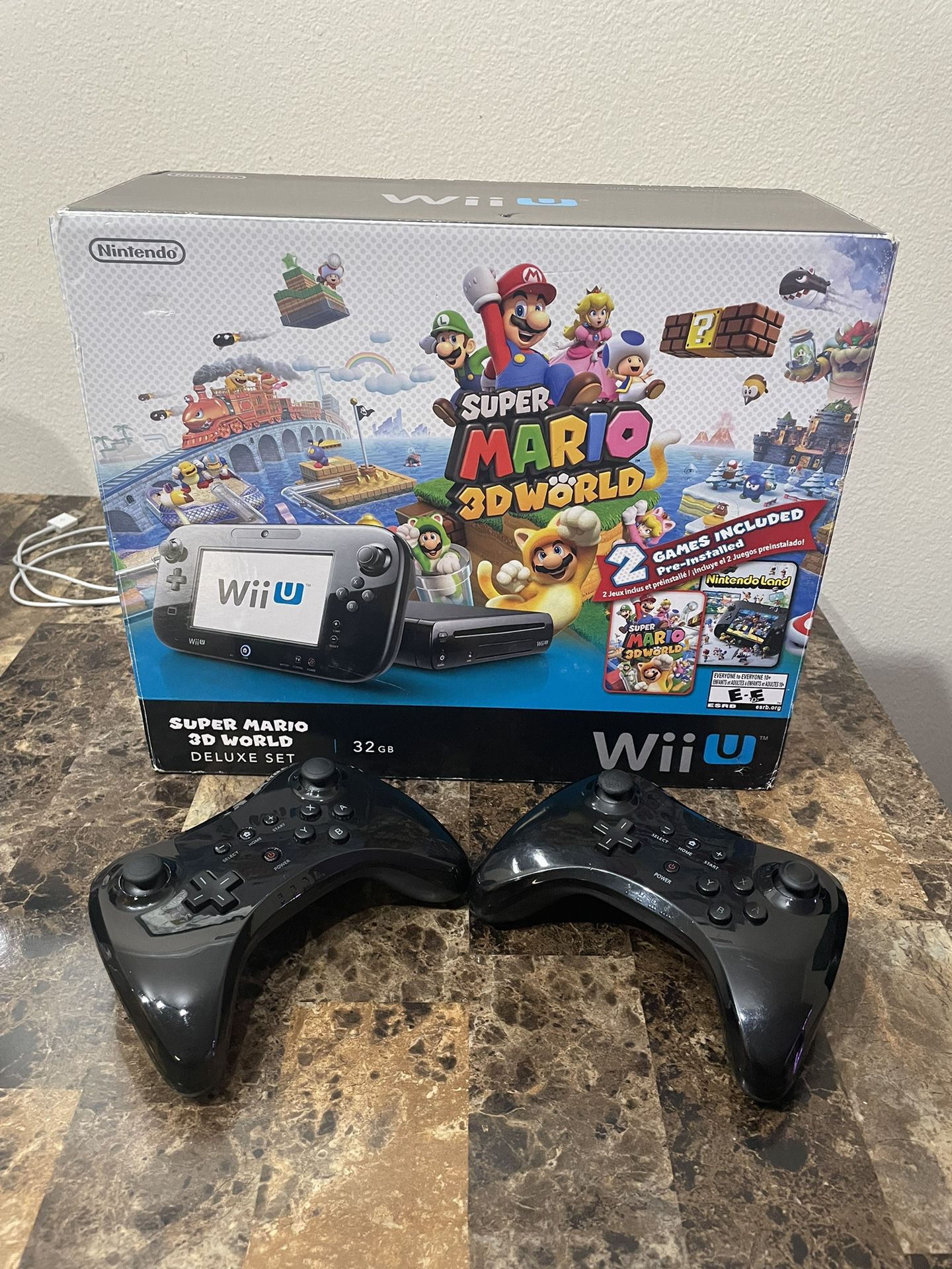 Nintendo WII U 32GB Super Mario 3D World Deluxe Set