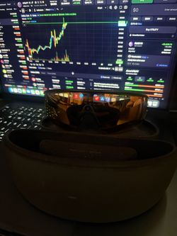 Oakley Meta Vanguard Glasses  - Gold
