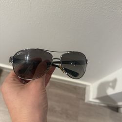 Ray-Ban Aviator Sunglasses – Silver / Grey Lenses
