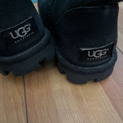 Ugg Boots Warm Color Black Size 8 Good Condition 