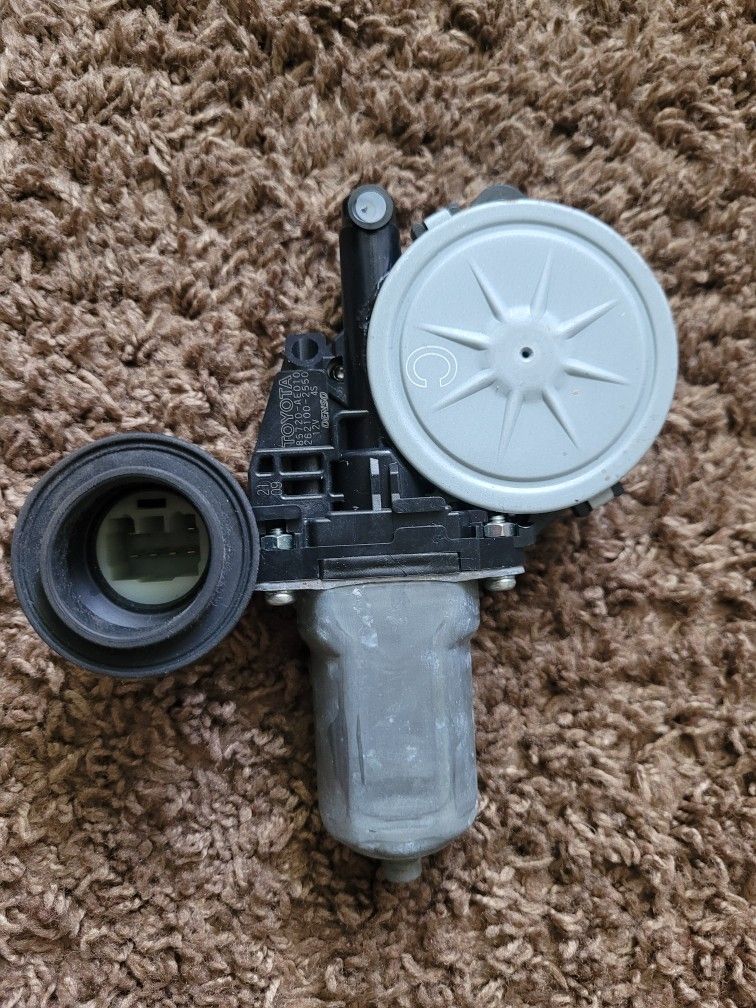 Toyota RAV4 Power Window Motor LH 