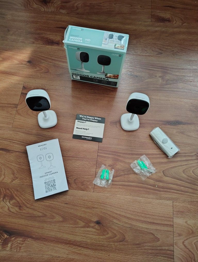 INDOOR 'S CAMERA'S 2 OF THEM WITH SCREWS AND INSTRUCTIONS