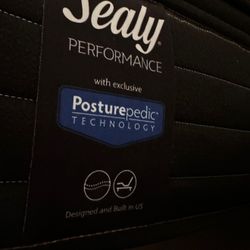 Queen Mattress/ Bed Frame 