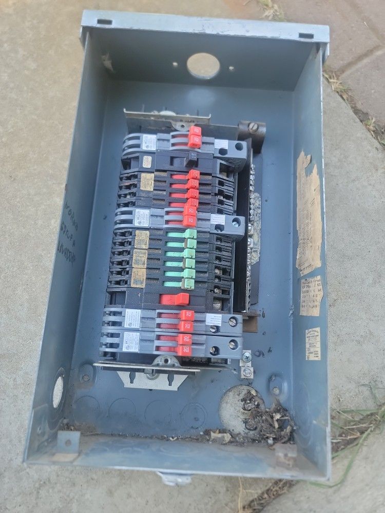 Breakers Box In Good Condición With Some New Ones Make A Offer