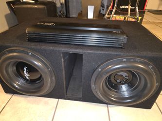 Dual Skar Audio Subwoofer Box with Amplifier
