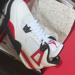 Jordan Retro 4