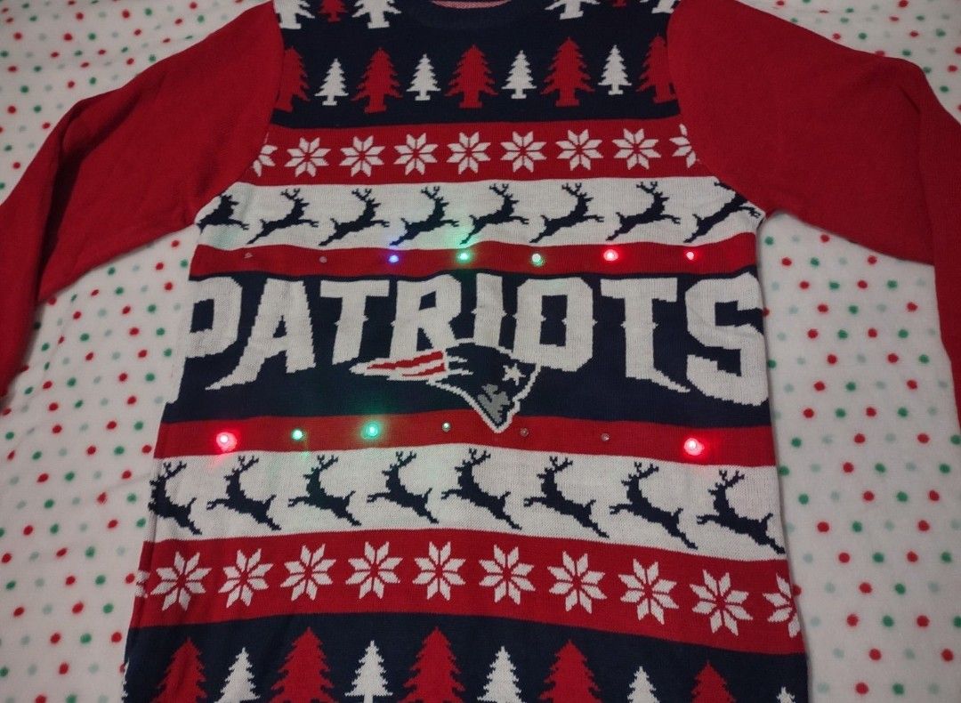 Men's Sz Small Xmas LIGHT-UP New England Patriots FOCO NFL Wordmark Ugly Sweater