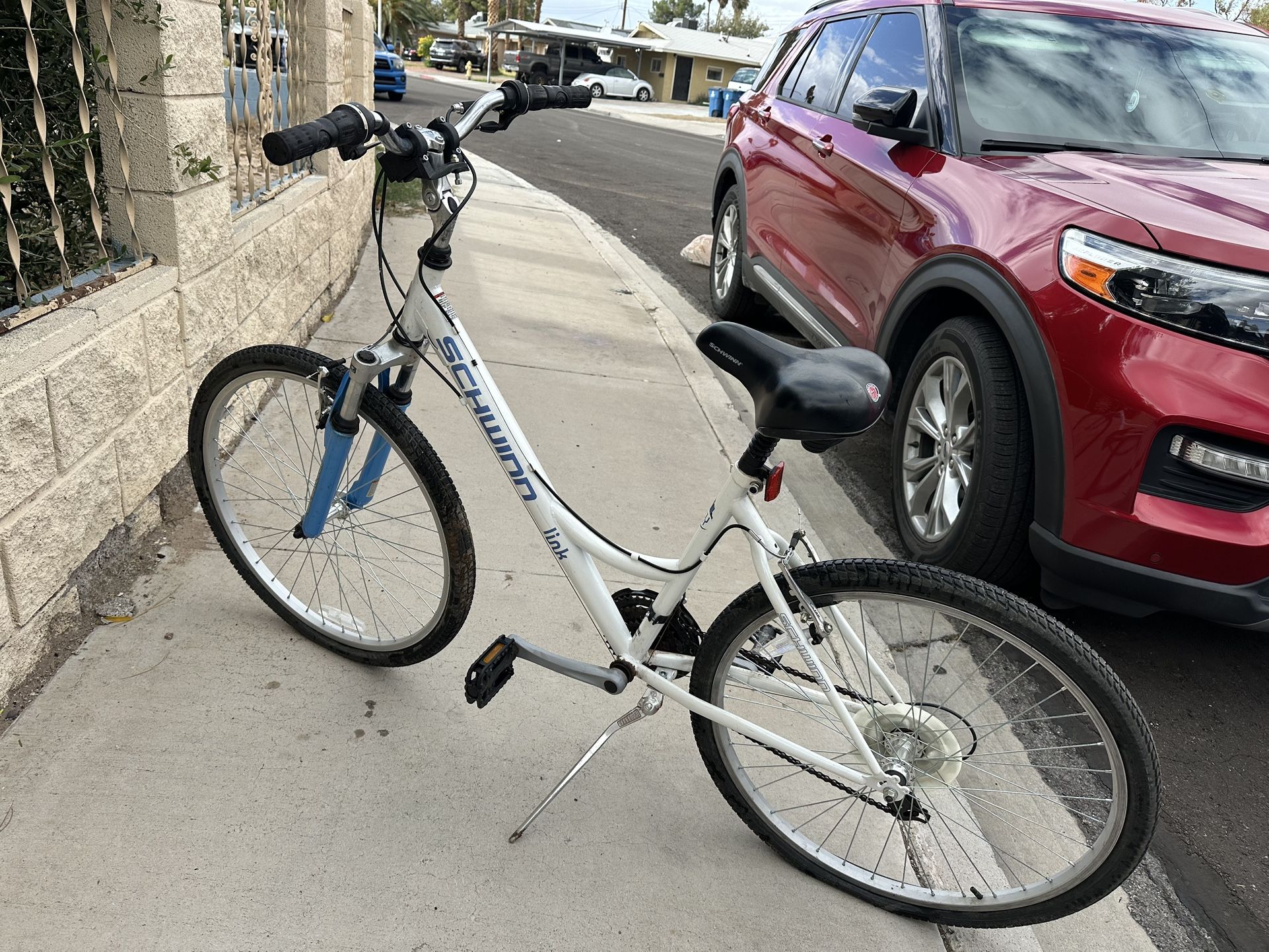 Schwinn 26'' Women's Schwinn Link Comfort Bike