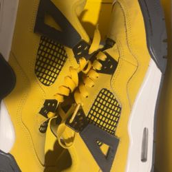 Jordan 4 Yellow Lightning’s