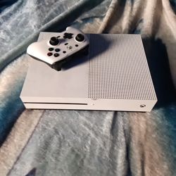 xbox one s with controller