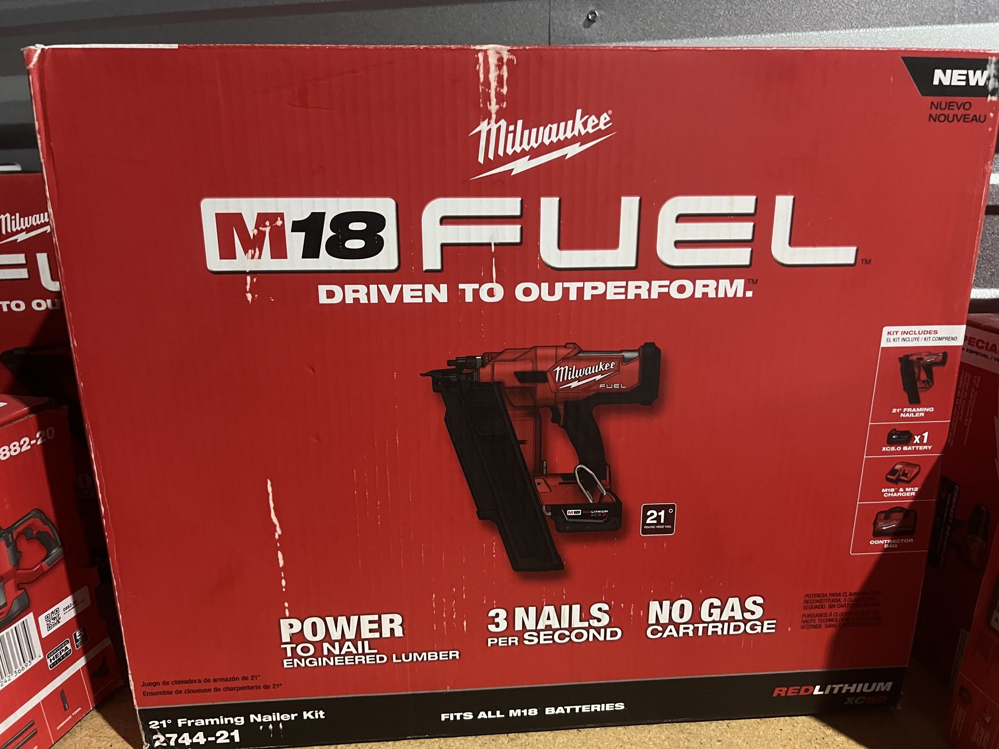 New Milwaukee Fuel 21 Degree Framing Nailer With 2-5.0 Redlithium Batteries & Charger