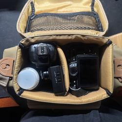 Fujifilm X-T20 + 23mm Lens + Flash Kit