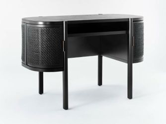Black Desk