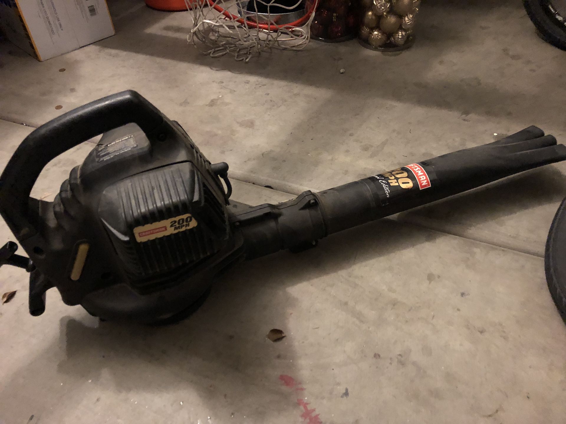 Leaf blower / Craftsman 200 mph special edition gas operated
