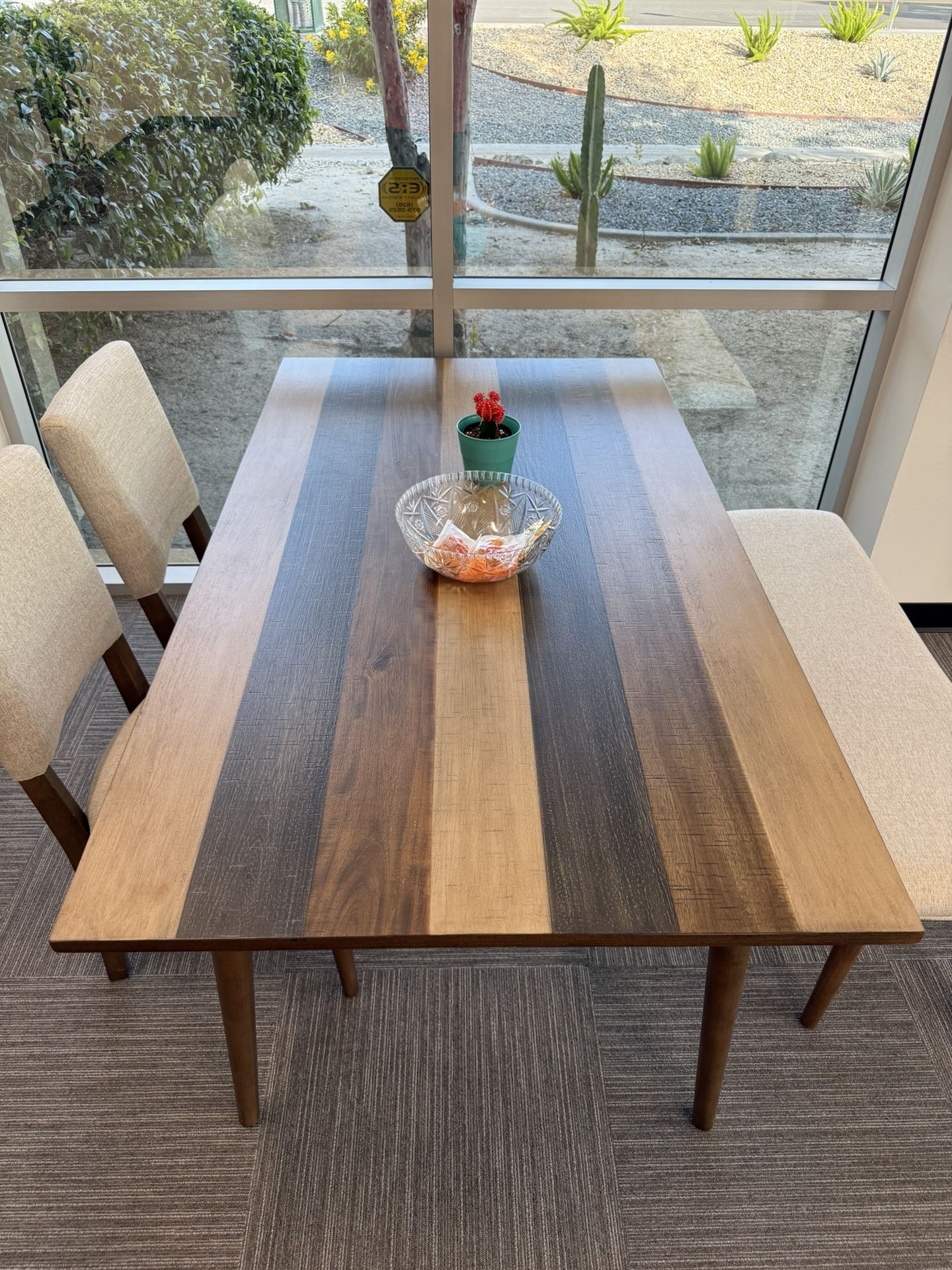 High-end solid wood furniture set, including TV cabinet, dining table, chairs, coffee table, sofa side cabinet (bedside cabinet) and glass table, 6 mo