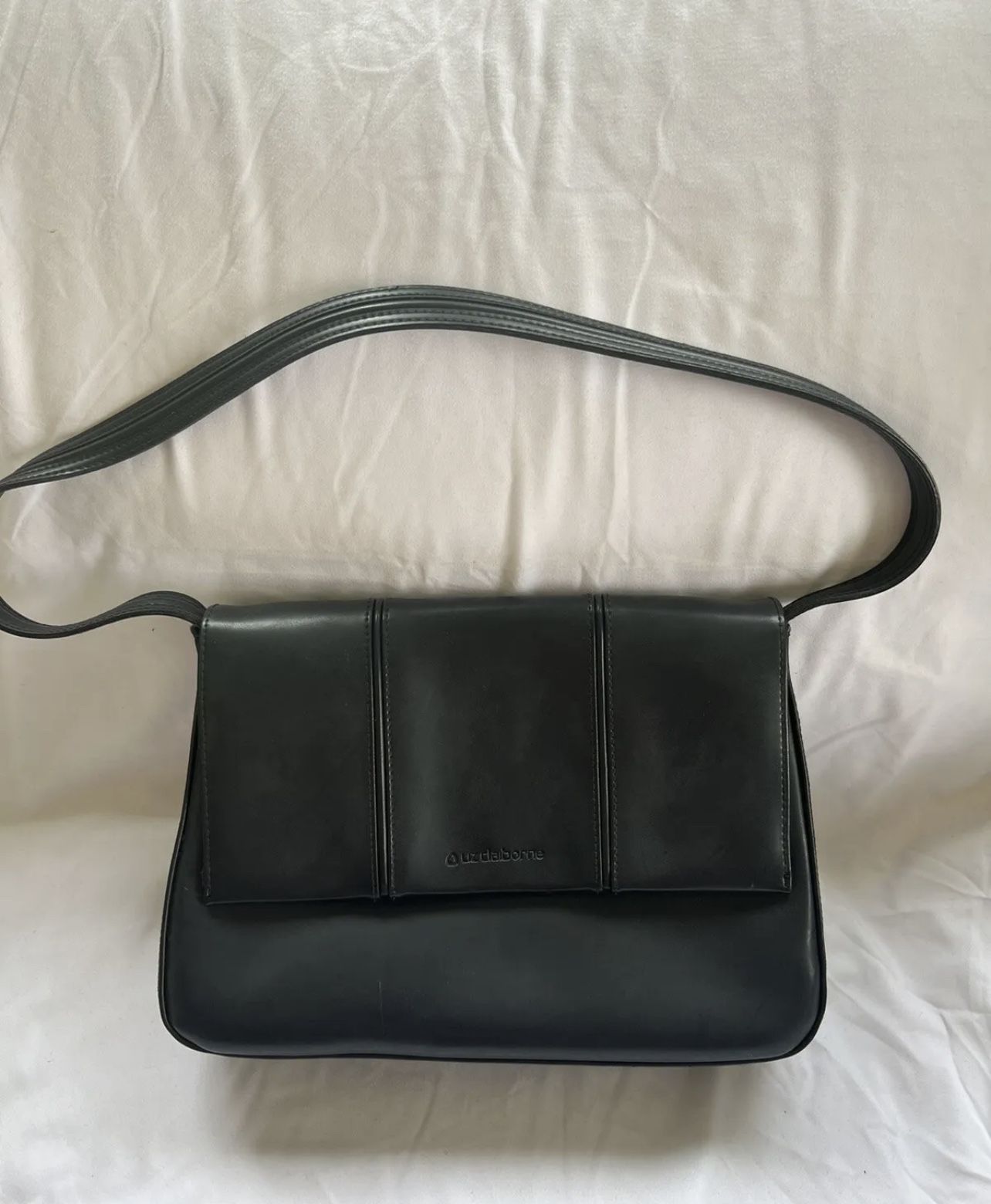 Liz Claiborne Shoulder Bag Purse Faux Leather Black Flap Messenger Bag Zip 
