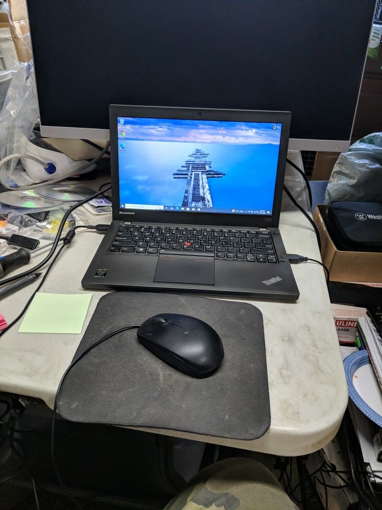 Lenovo 12" ThinkPad X240 i5 8gb 250gb SSD Read