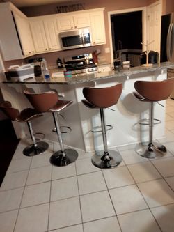 Bar Stools / Kitchen Island Stools