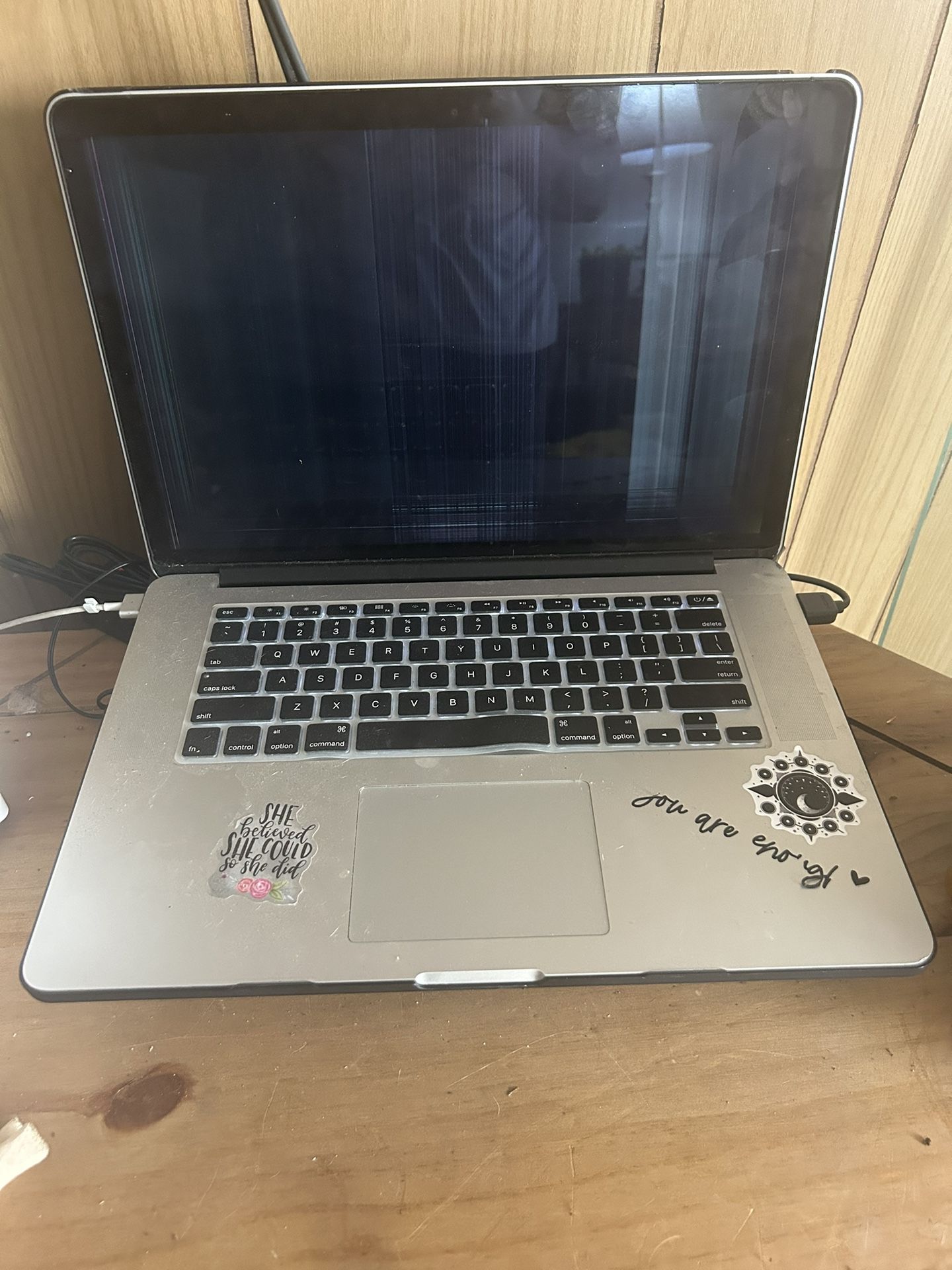 MacBook Pro 15” Retina Display *Broken Screen
