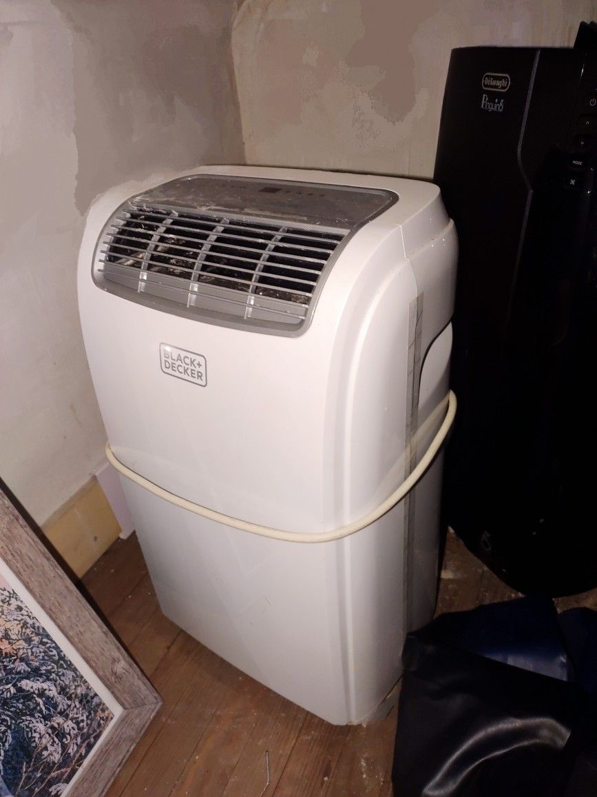 ❗❗IMMEDIATE MOVING SALE ❗❗PORTABLE AIR CONDOTIONERS